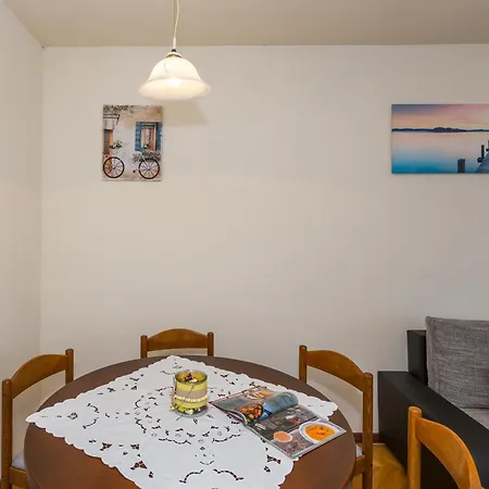 With Wifi - 13957 Apartment